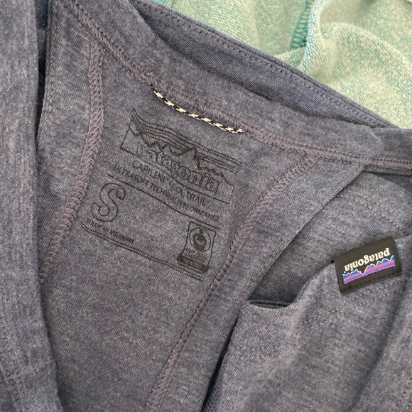 Bundle of three Patagonia hoodie and tank top size S - Picture 6 of 12